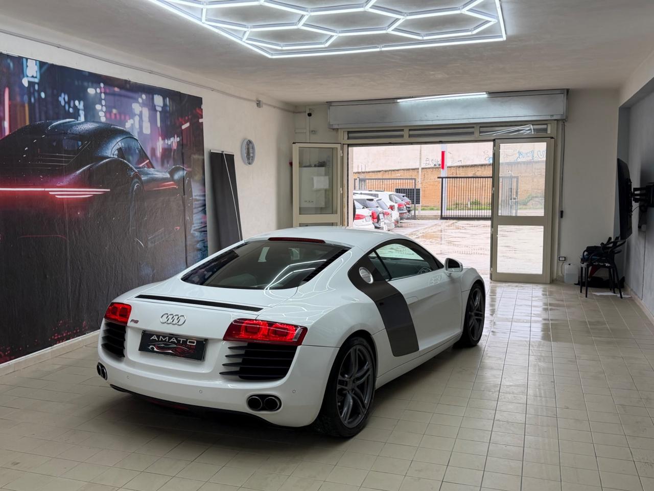 Audi R8 4.2 V8 FSI quattro R tronic
