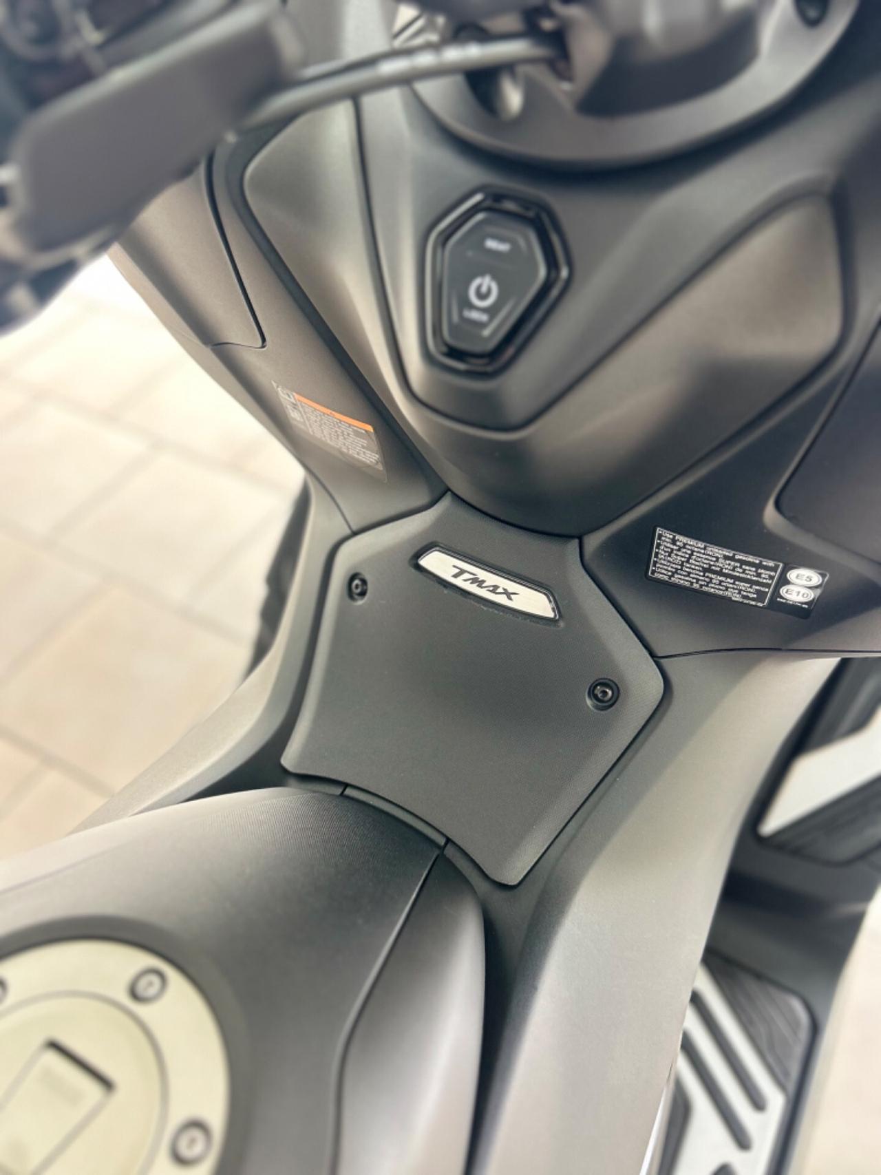 Yamaha T max 560 2024 0 sinistri Nuovo