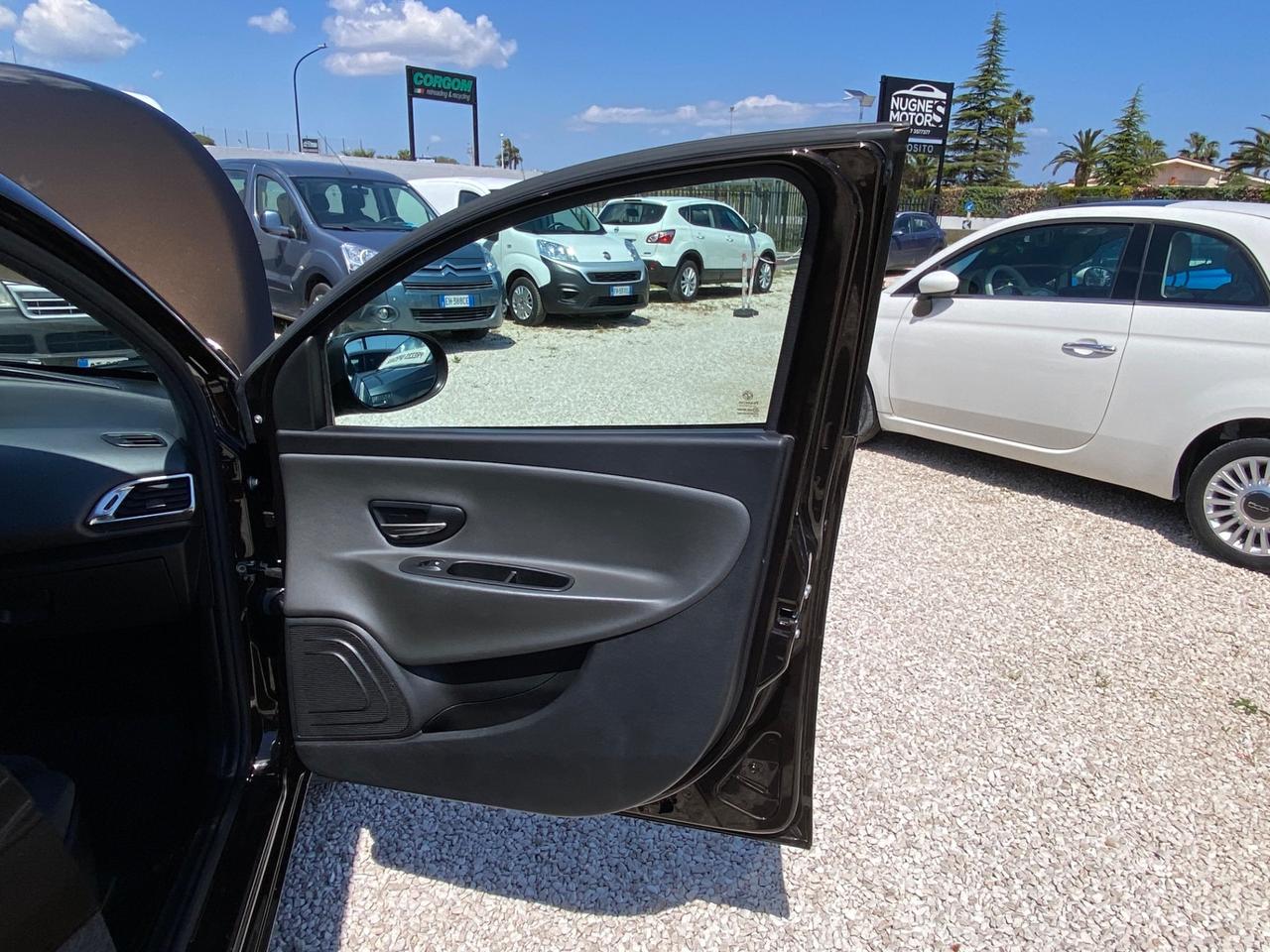 Lancia Ypsilon 1.2 69 CV Unyca UNICO PROPIETARIO,NEOPATENTATI