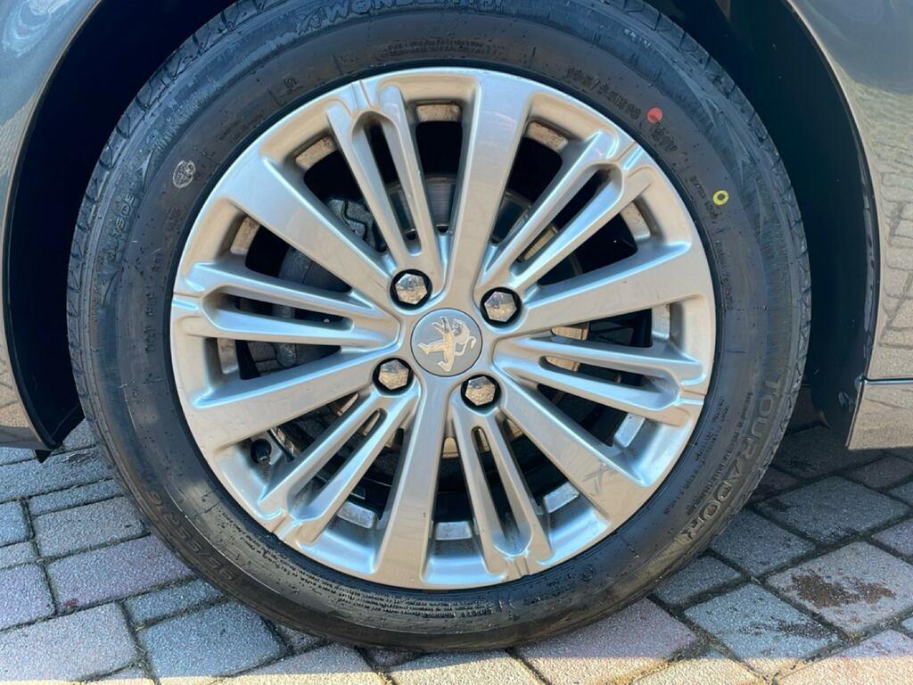 Peugeot 208 5 Porte 1.2 PureTech Allure