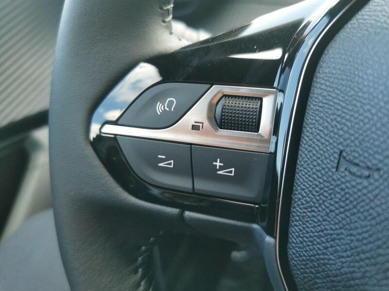 Peugeot 2008 2008 PureTech 100 S&S Allure