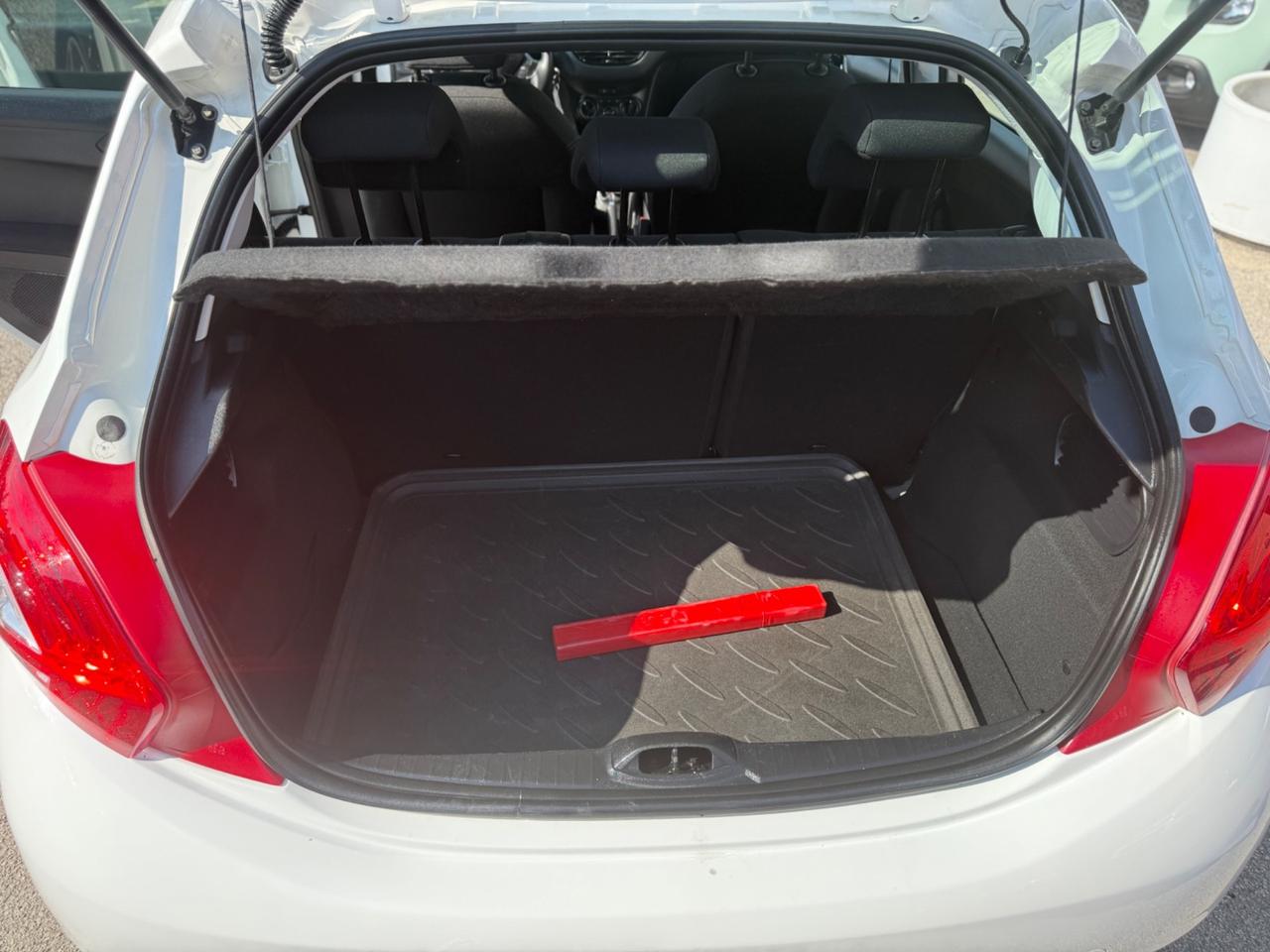 Peugeot 208 1.6 e-HDi 92 CV Stop&Start 5 porte Allure