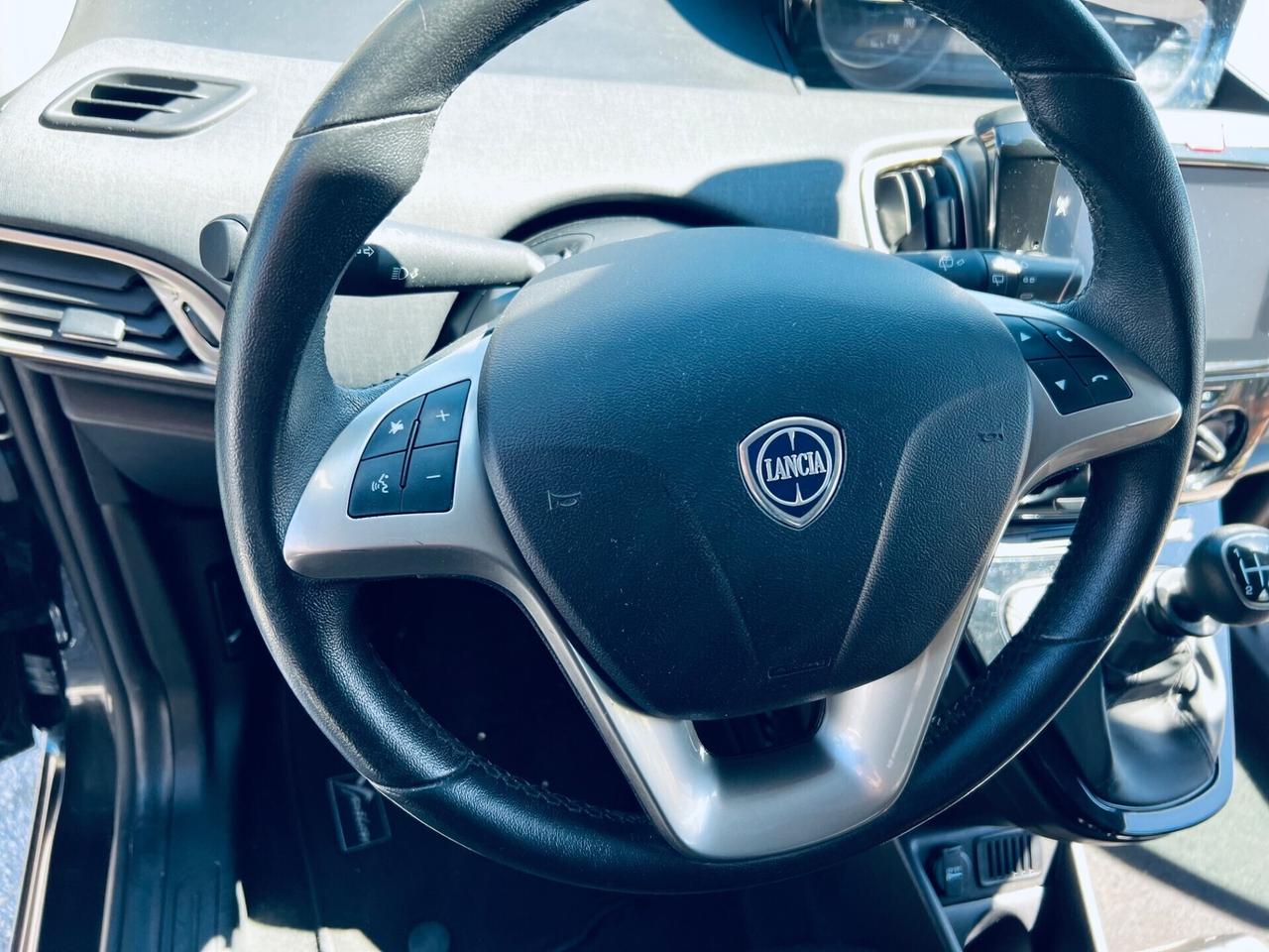 Lancia Ypsilon 1.0 S&S Hybrid Gold CARPLAY 27MILA