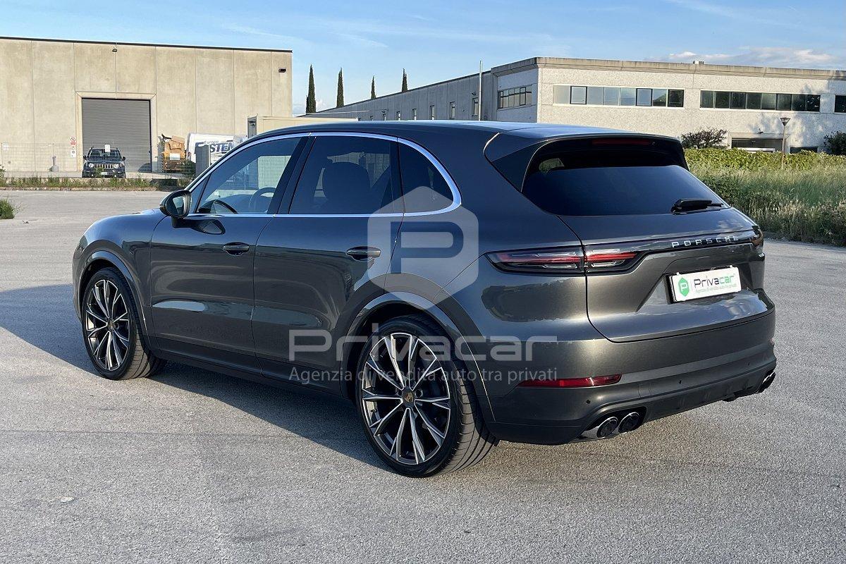 PORSCHE Cayenne 3.0 V6
