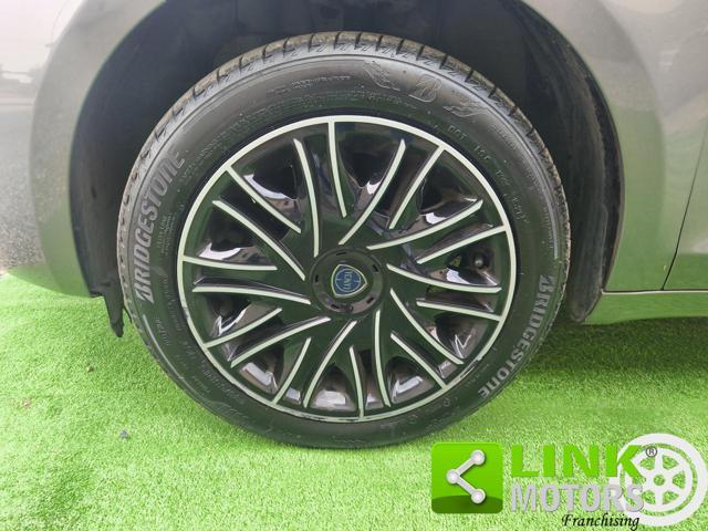 LANCIA Ypsilon ECO CHIC GOLD