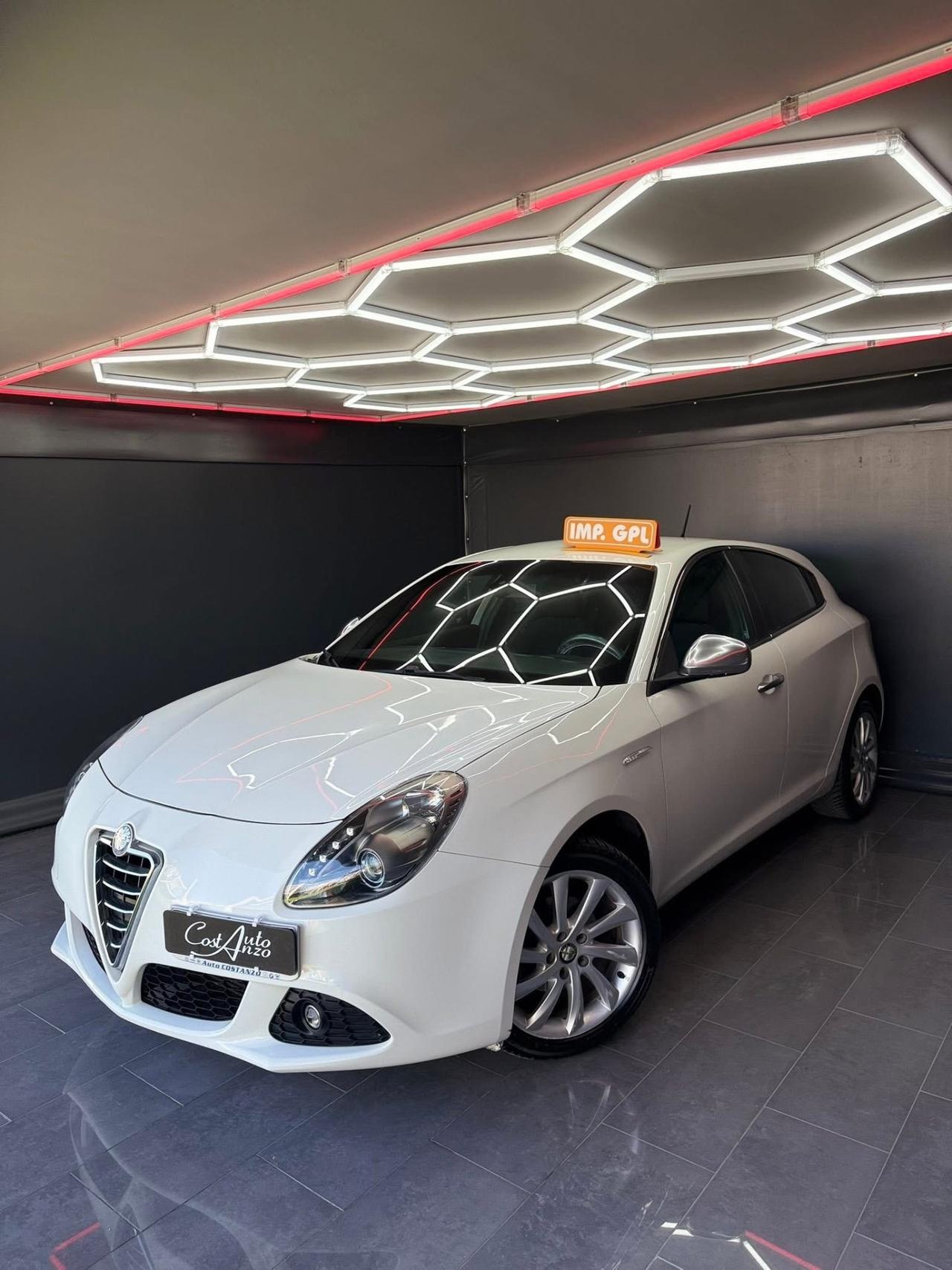 Alfa Romeo Giulietta 1.4 T-jet 120cv GPL Distinctive 2012