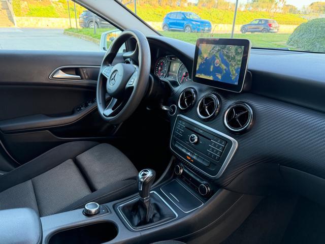 MERCEDES-BENZ GLA 180 PACK NIGHT+NAVI+FULL LED+R.CAM+PORT.ELETTRICO