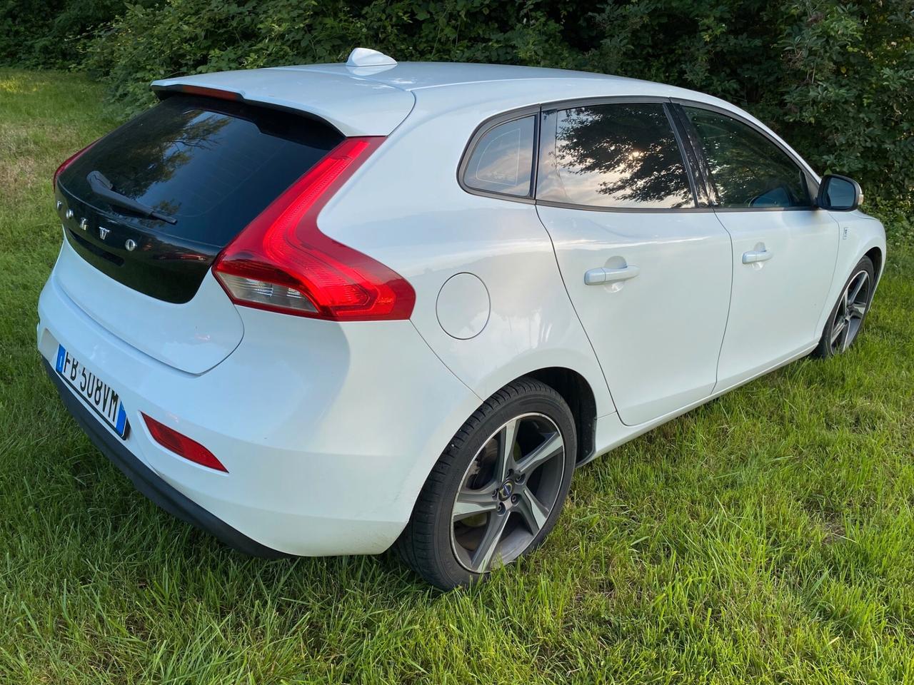 VOLVO V40 D2 1.6 114cv diesel