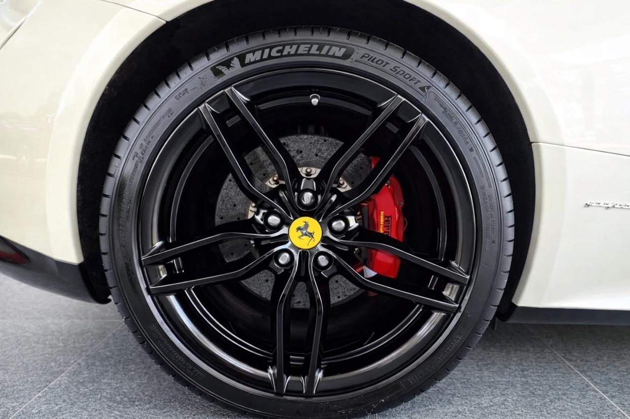 Ferrari FF 2012 Tailor Made – Full Optional – Bianco Perla – Tagliandi Ferrari