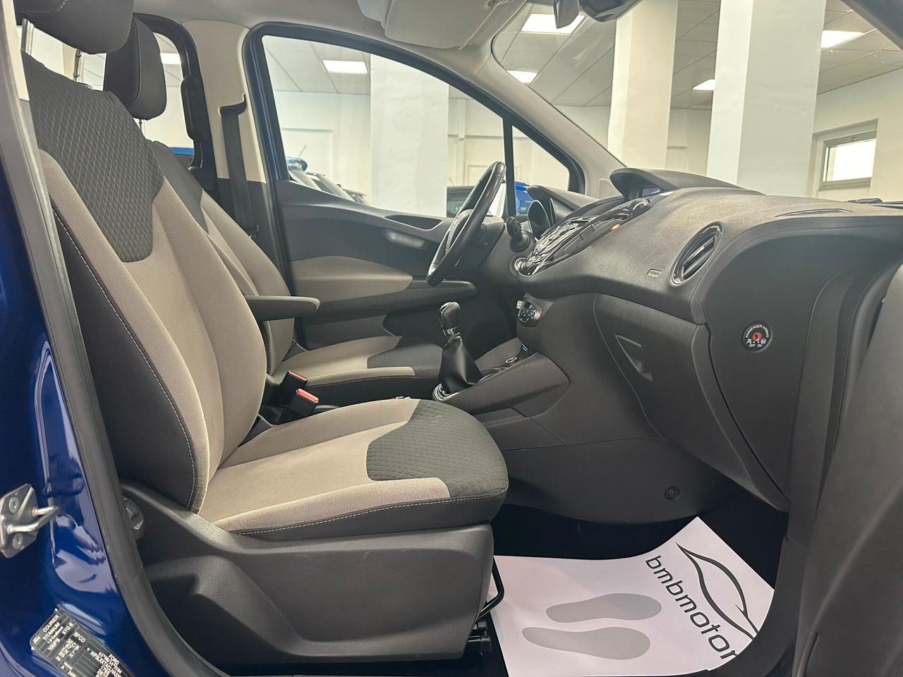 Ford Tourneo Courier 1.0 EcoBoost 100 CV Titanium