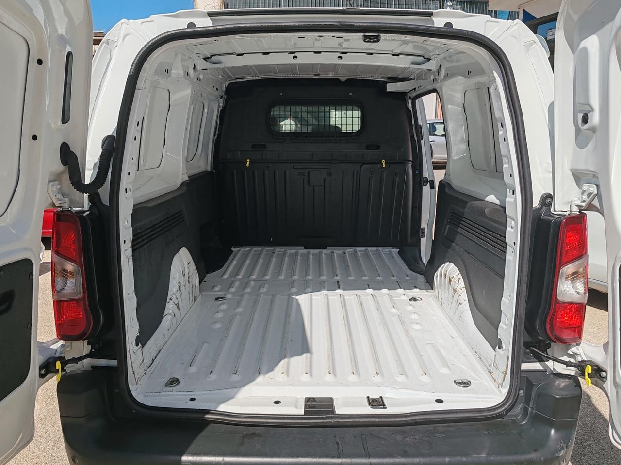 Peugeot Partner 1.5 HDI 3 Posti