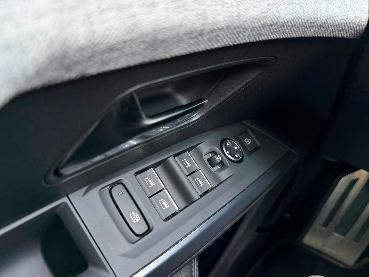 Peugeot 3008 Hybrid 1.2 Benzina 136 e-DCS6 GT