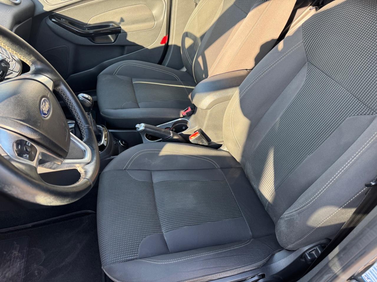 Ford Fiesta 1.5 TDCi 75CV 5 porte ST-Line NEOPATENTATI