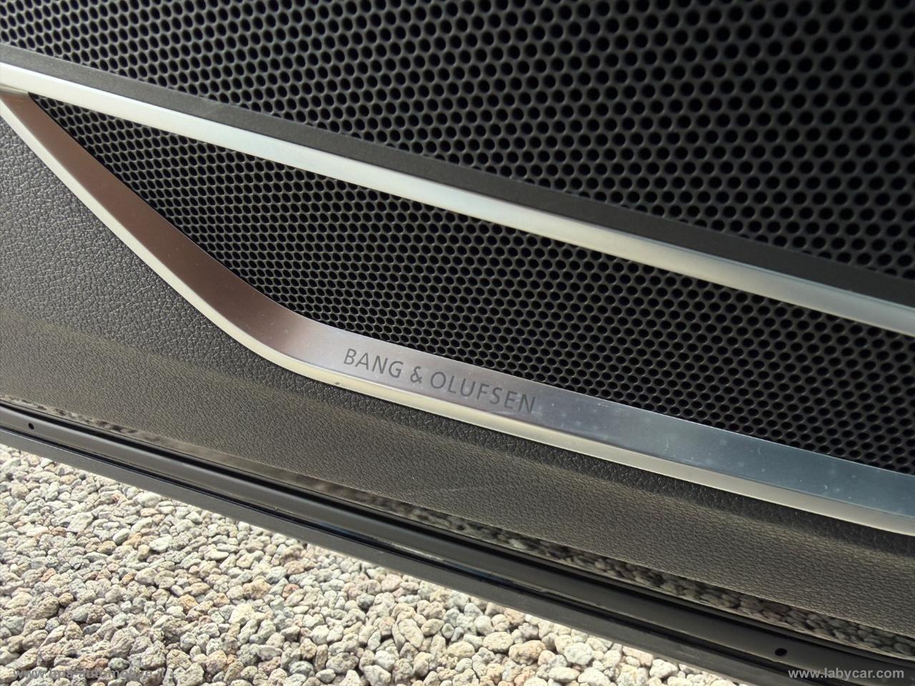 AUDI Q3 2.0TDI S-line FULL LED PELLE NAVI 360 B E O RETROCAMERA MATRIX