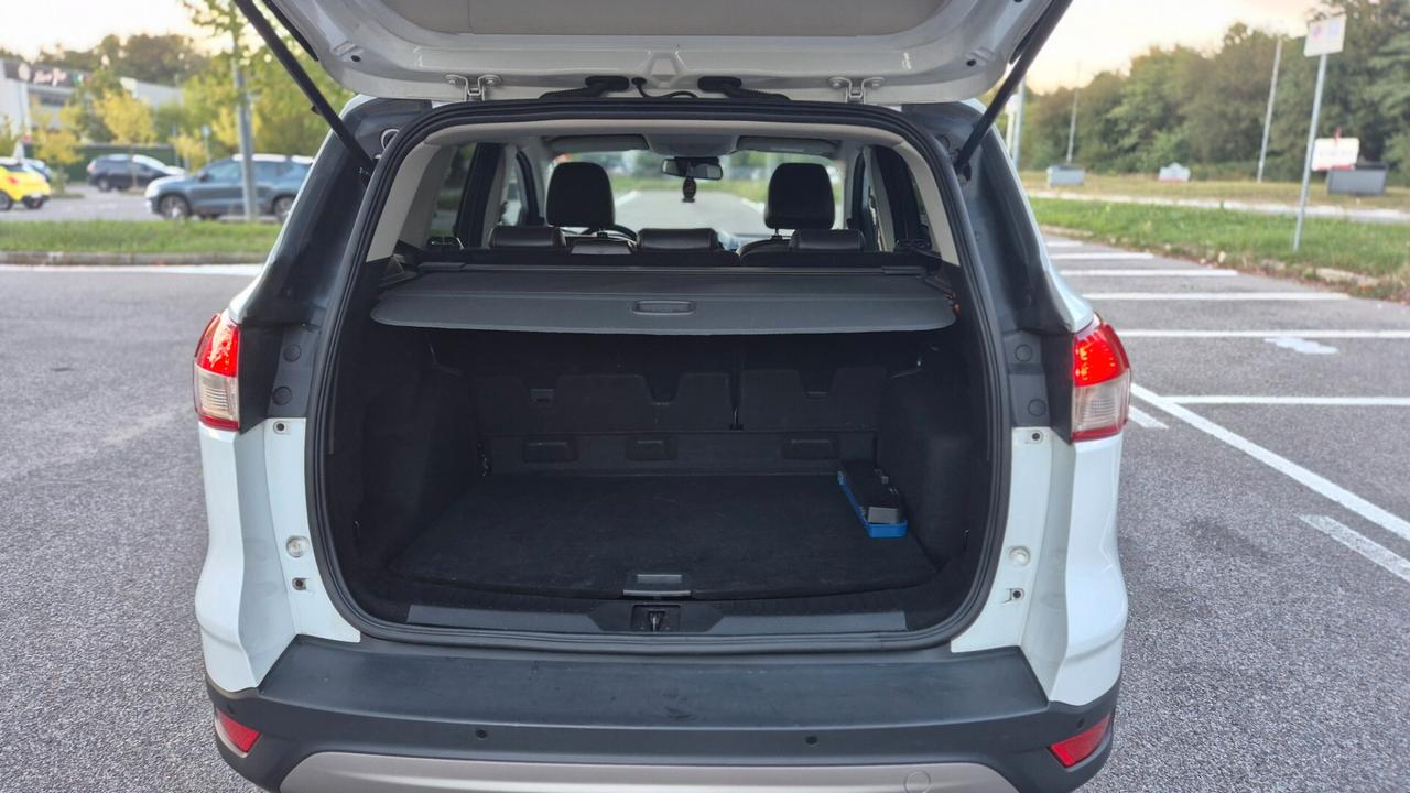 Ford Kuga 2.0 TDCI 150 CV S&S 4WD Powershift Titanium Business