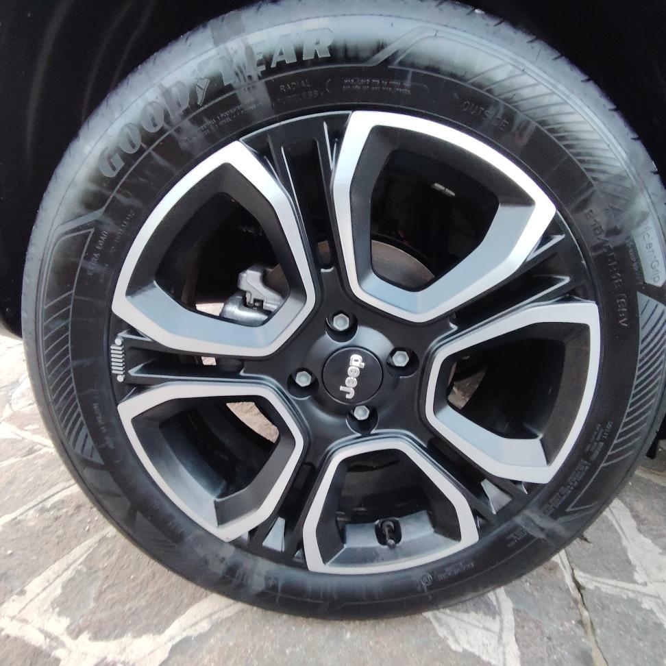 Jeep Avenger full-electric Summit fwd 156cv auto