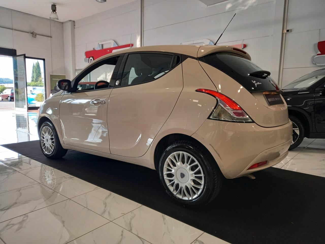 Lancia Ypsilon 1.2 69 CV 5 porte GPL Ecochic Platinum