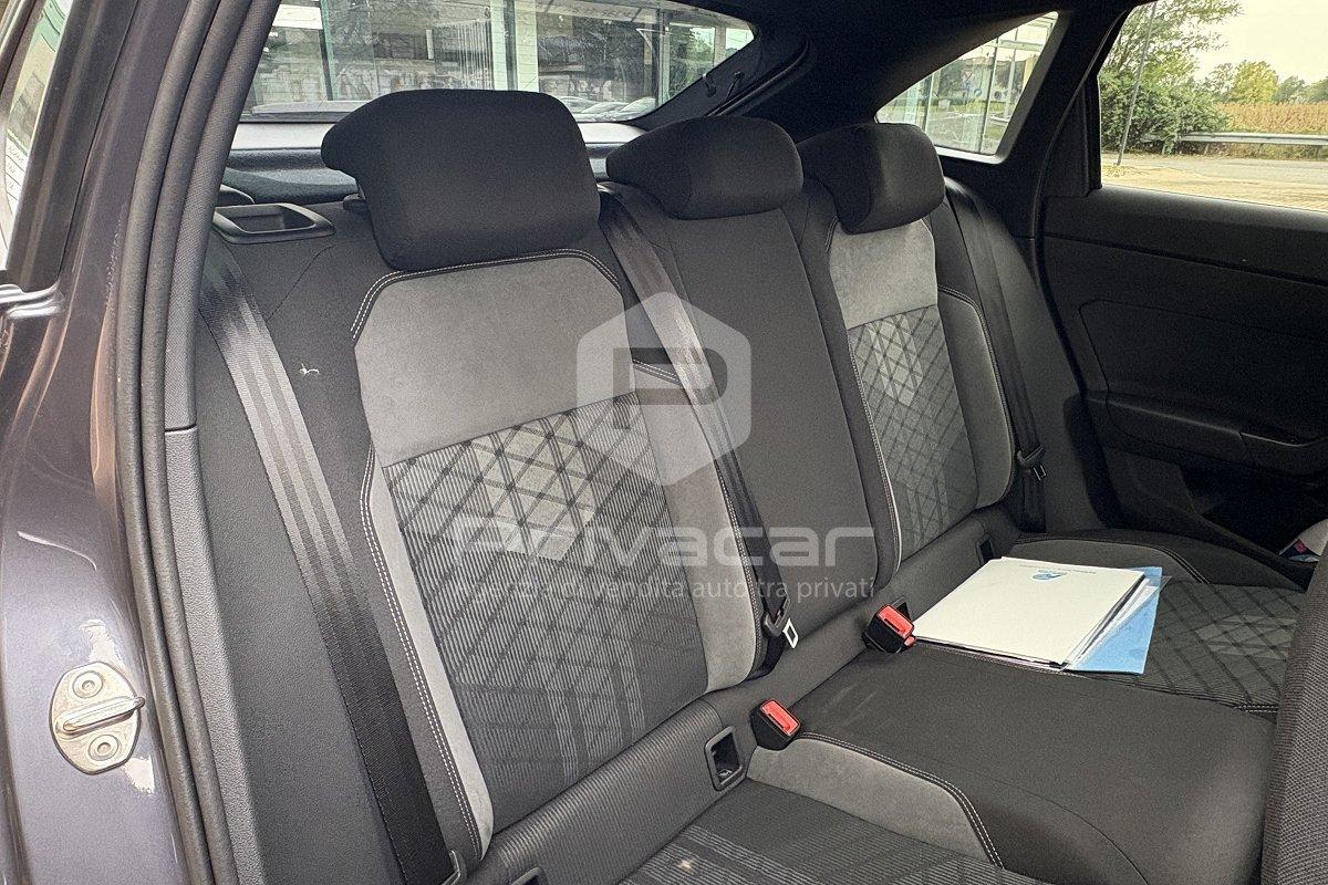 VOLKSWAGEN Taigo 1.0 TSI 110 CV R-Line