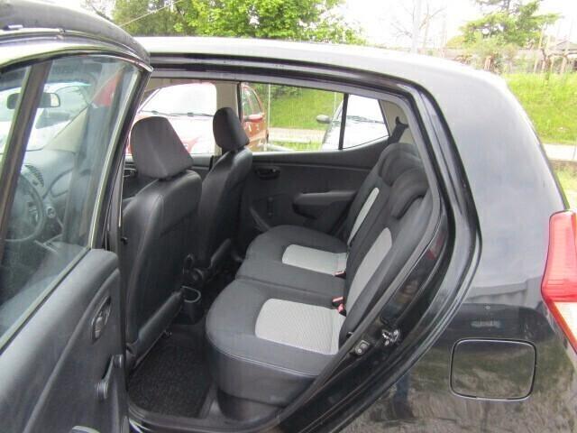 Hyundai i10 1.1 12V preparata con cura