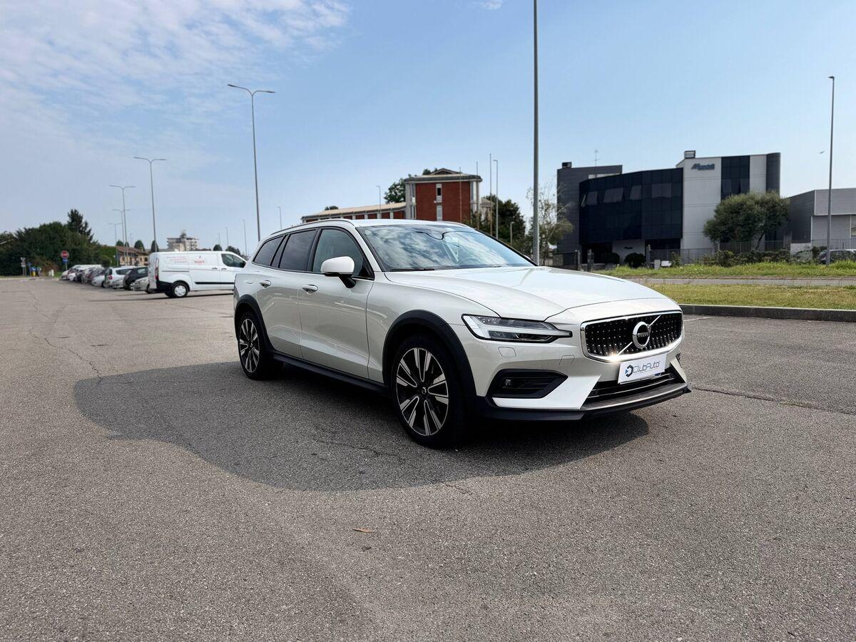 Volvo V60 2.0 b4 Business Pro awd auto