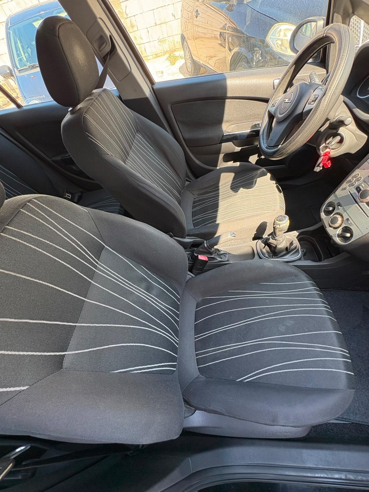 Opel Corsa 1.2 5 porte Club