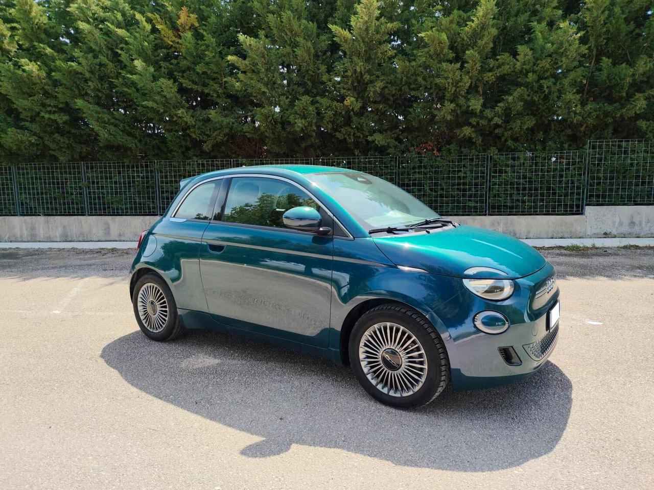 Fiat 500 500e Berlina 42 kWh Icon