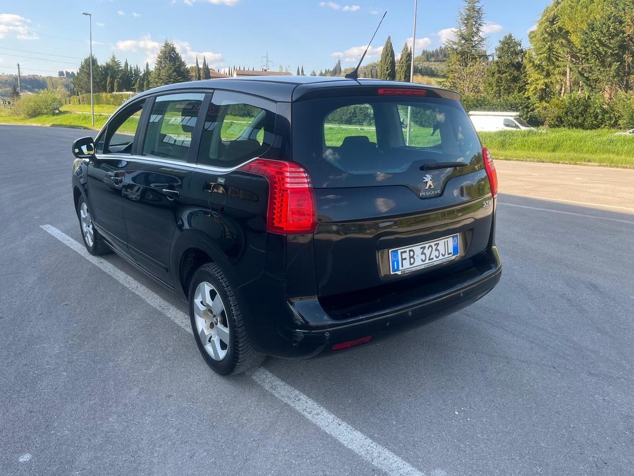 Peugeot 5008 1.6 HDi 115CV Business 7 POSTI