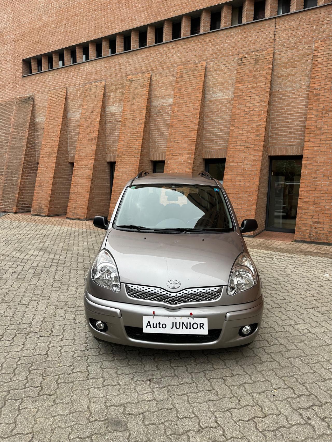 Toyota Yaris Verso 1.3i 16V cat Sol '03