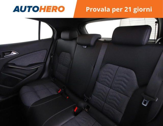 MERCEDES-BENZ GLA 180 Business