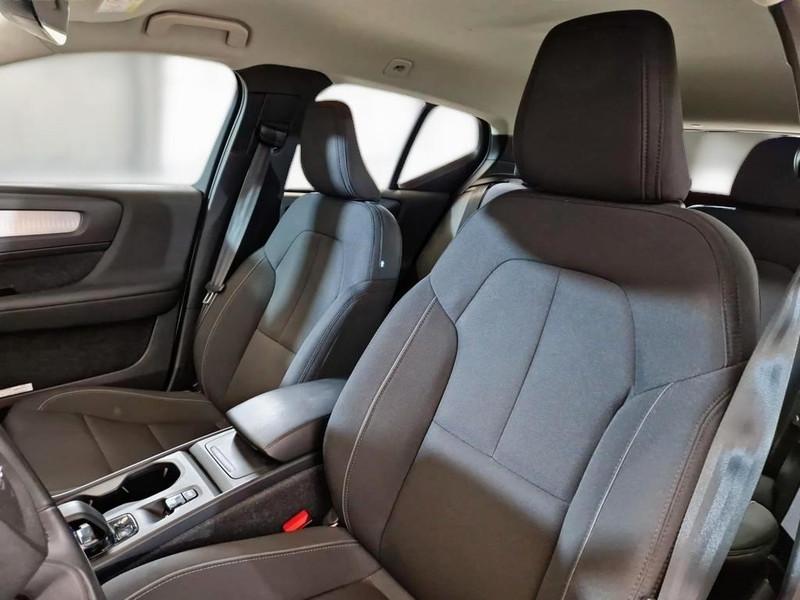 VOLVO XC40 T3 automatico Momentum Pro