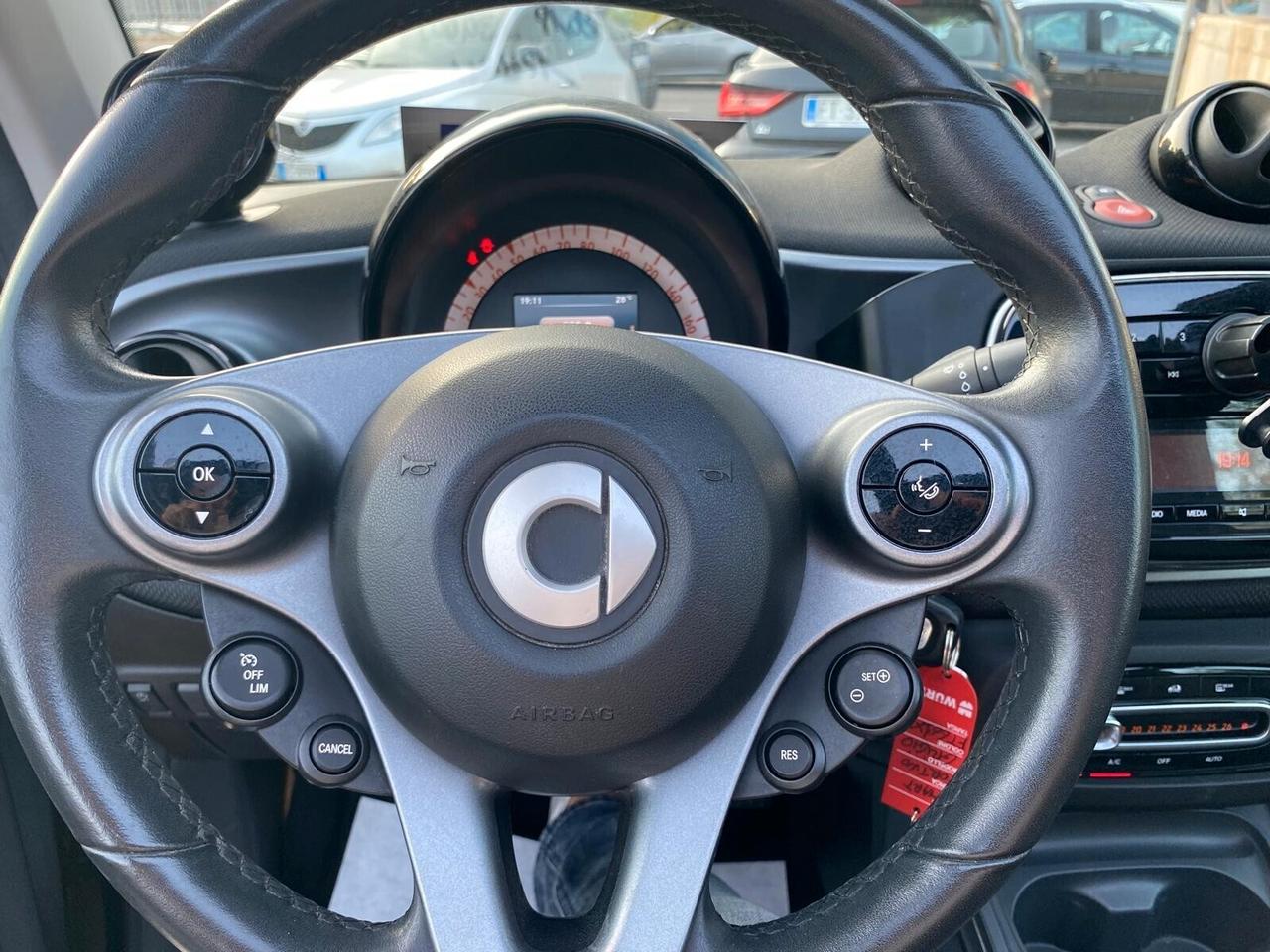 Smart ForTwo 90 0.9 T twinamic cabrio Superpassion 33000 Km