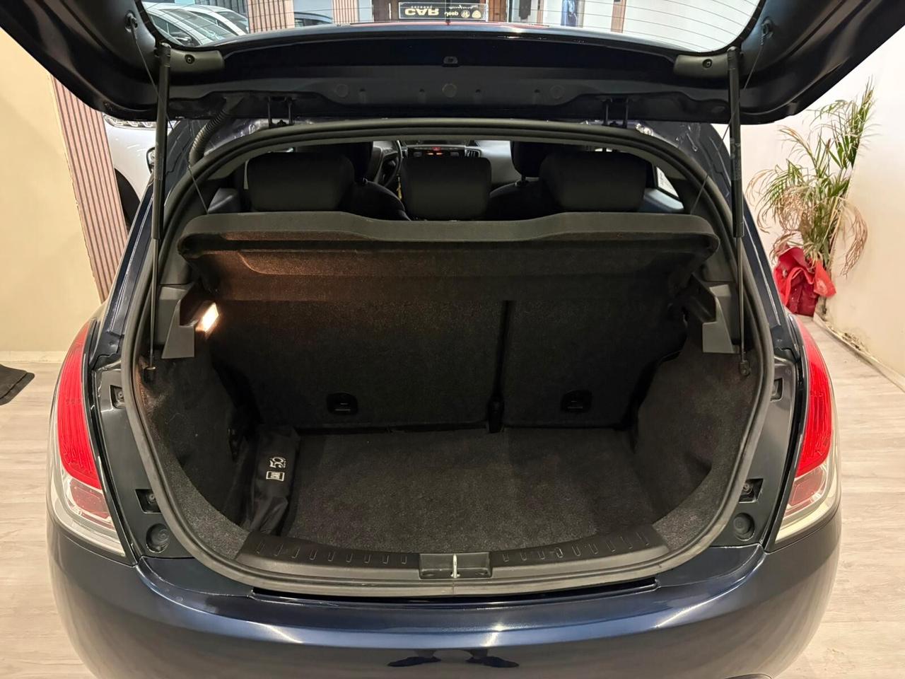 Lancia Ypsilon 1.200cc 69 CV 5 porte Platinum