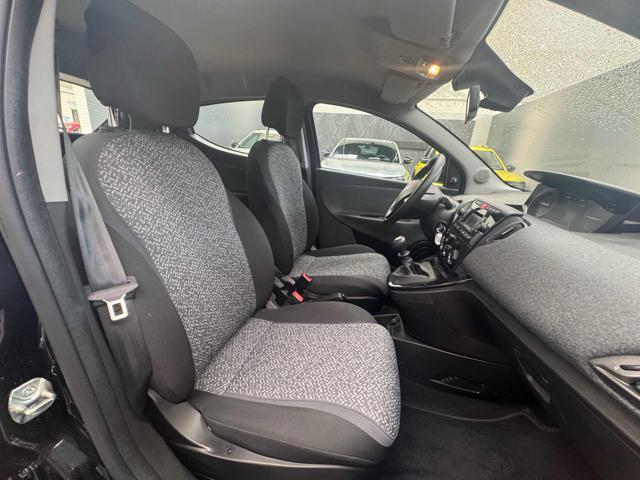 LANCIA Ypsilon 1.0 FireFly 5 porte S&S Hybrid Silver