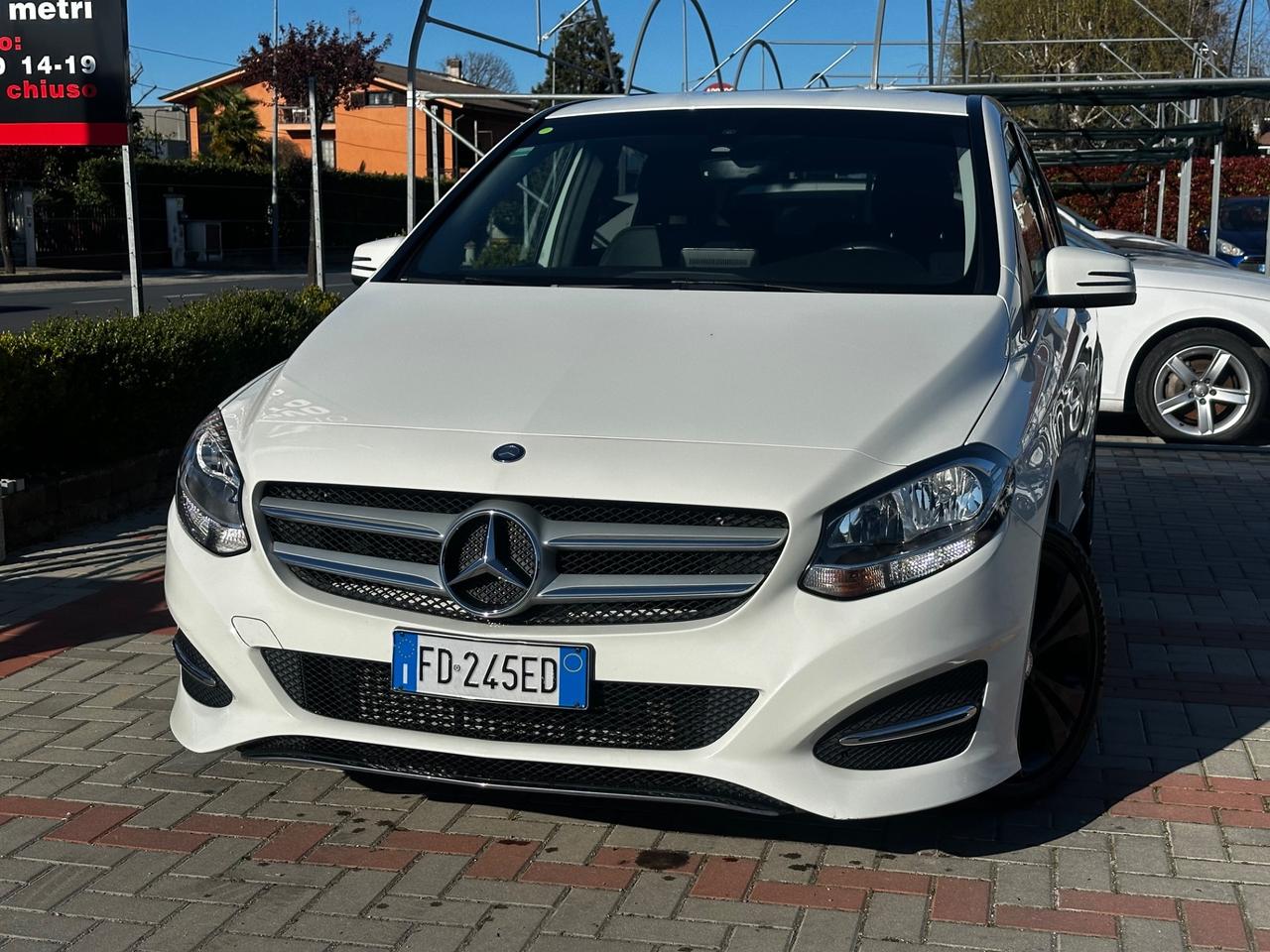 Mercedes-benz B 180D 109CV AUT. OK NEOPATENTATI