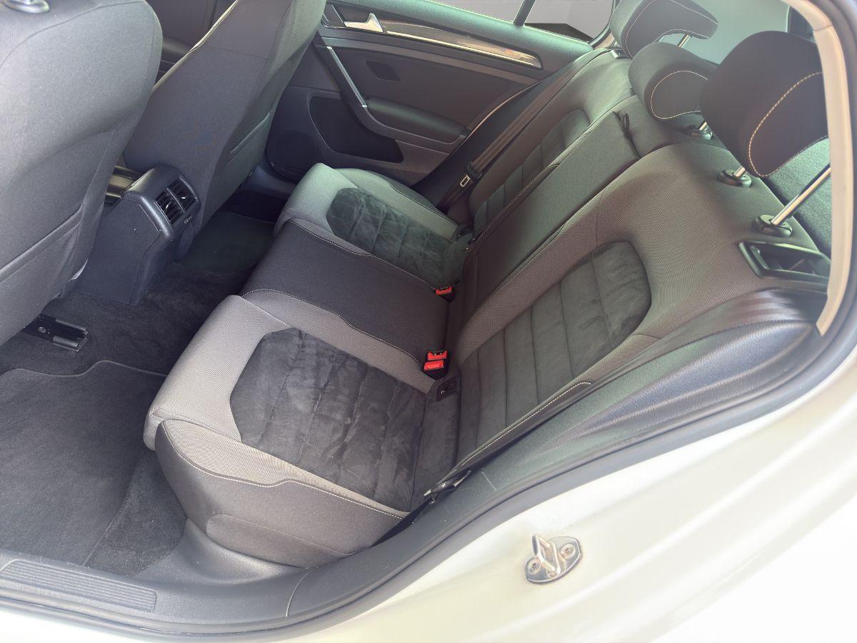 VOLKSWAGEN - Golf - 1.6 TDI 105cv 5p. Highline BlueMotion Technology