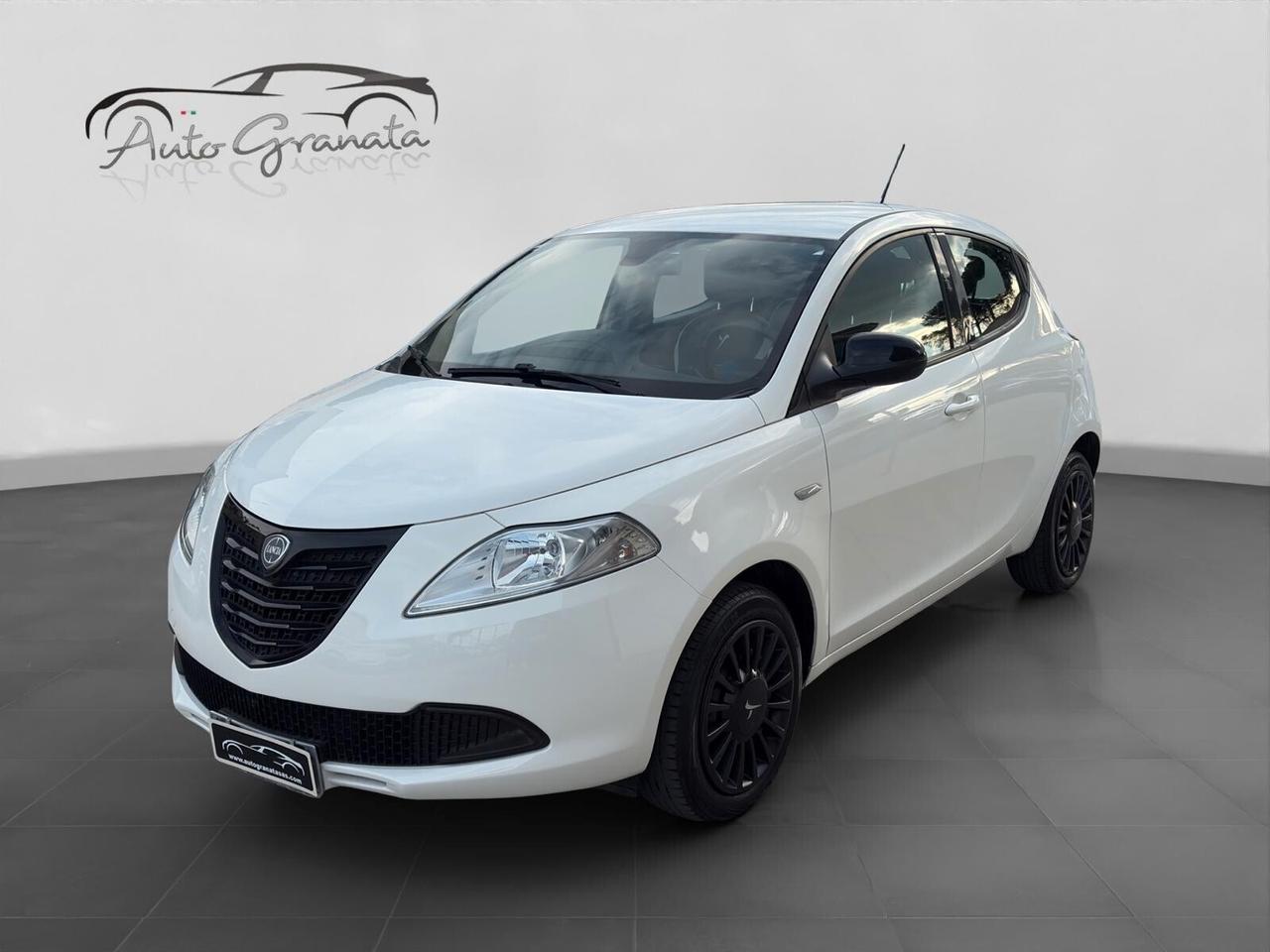 Lancia Ypsilon 1.2 69cv Elefantino Bianco