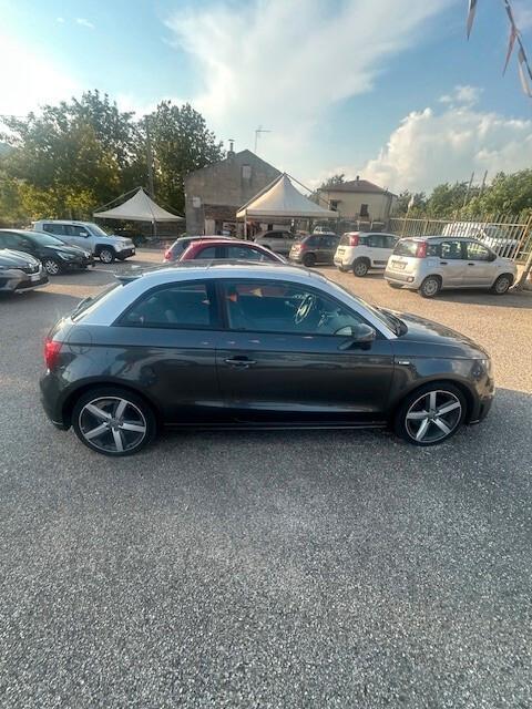 Audi A1 1.6 TDI 105 CV Ambition - 2011
