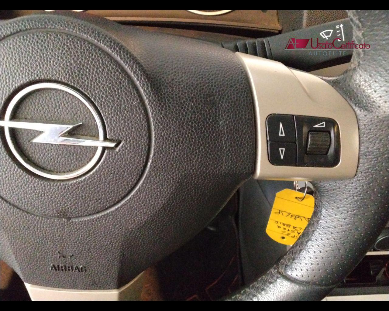 OPEL Astra TwinTop 1.6 16V Twinport Cosmo