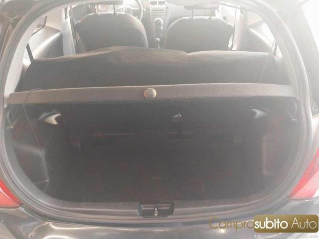 TOYOTA Yaris 1.0 3 porte Sol (Garanzia 12 Mesi)