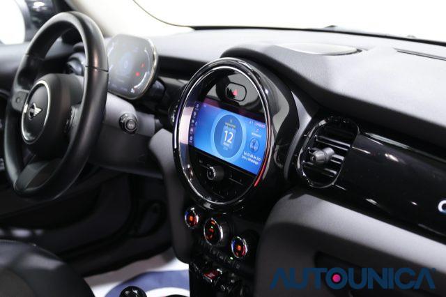 MINI Cooper 1.5 COOPER CAMDEN 5 PORTE FARI LED