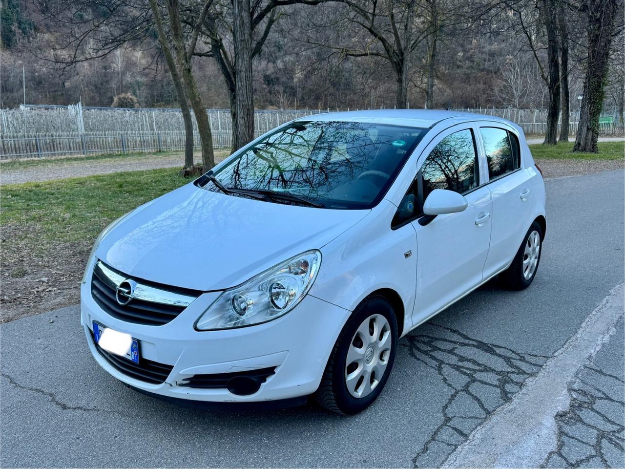 Opel Corsa 1.4 16V 5 porte Cosmo