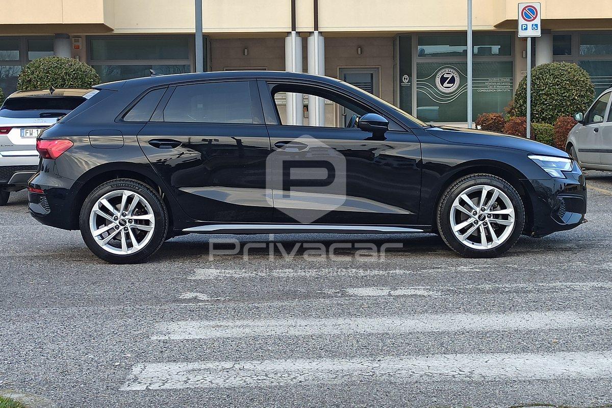 AUDI A3 SPB 35 TFSI S tronic Identity Black
