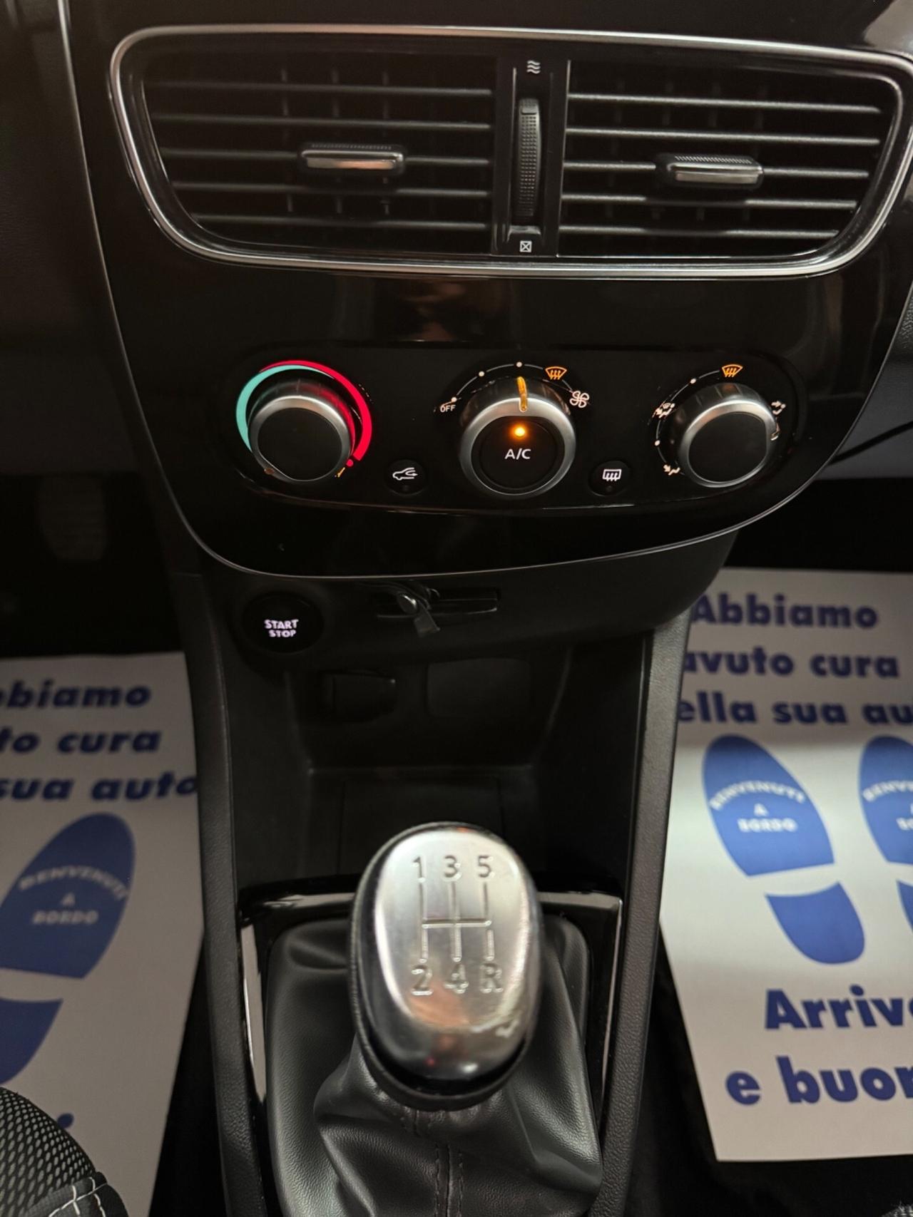 Renault Clio dCi 8V 75 CV 5 porte Moschino Intens