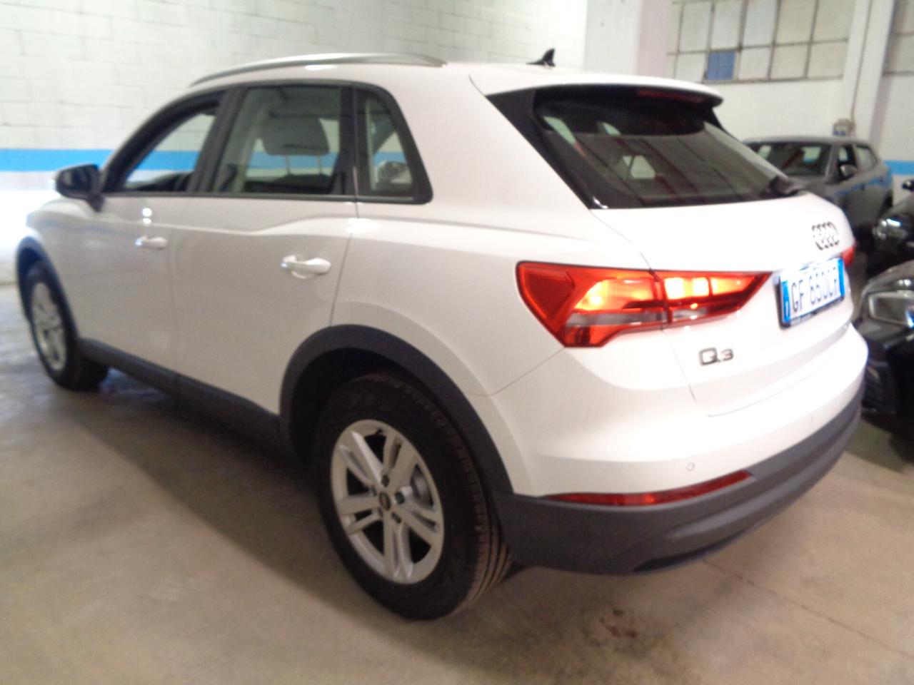 Audi Q3 35 TDI S tronic Business