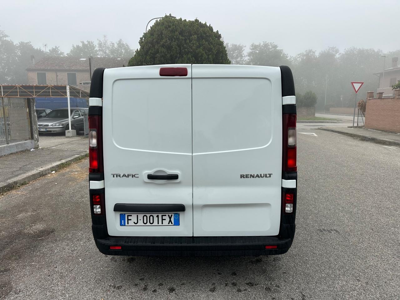 Renault Trafic 1.6 dCi 125CV 6 posti Permuta