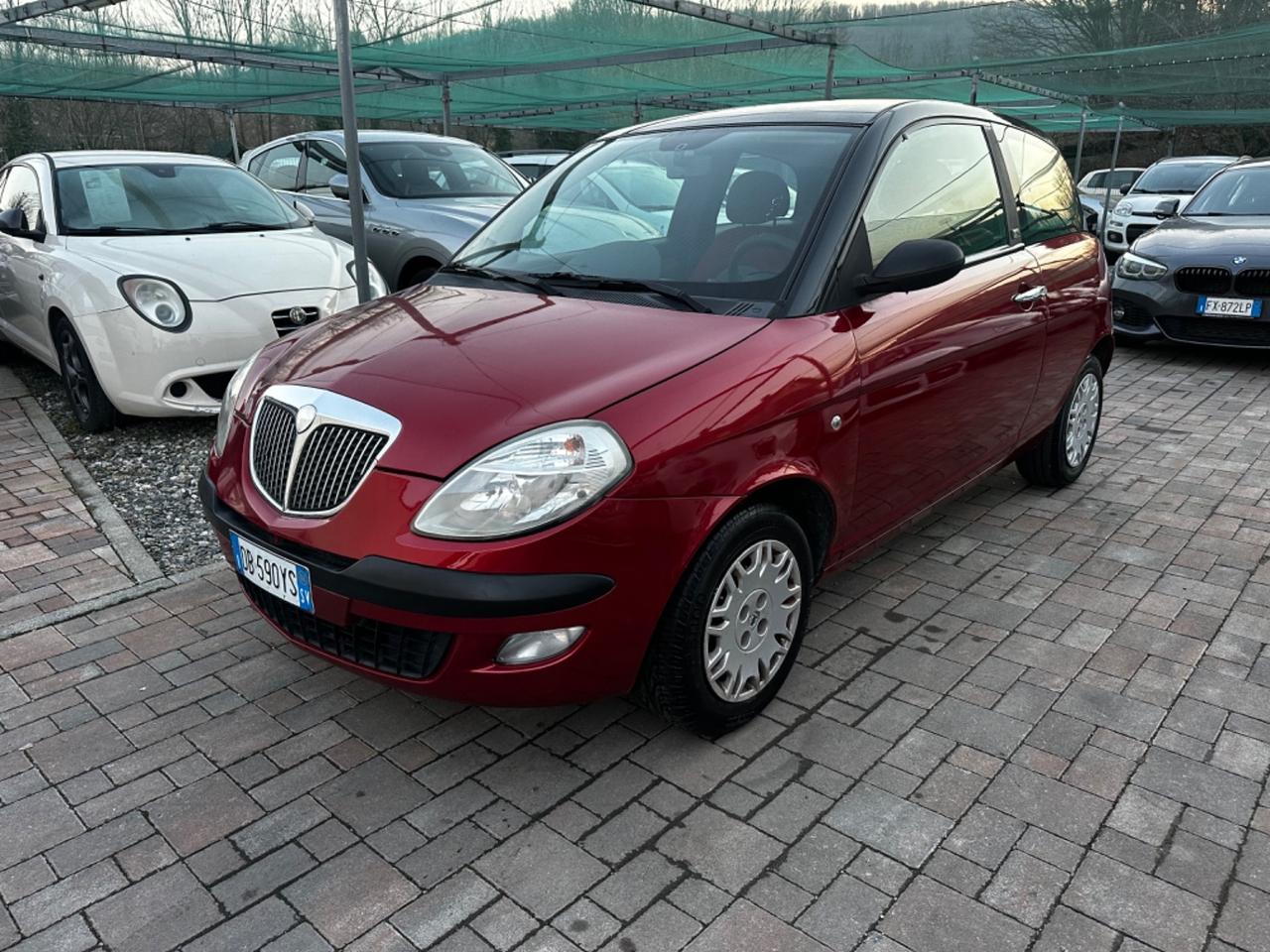 Lancia Ypsilon 1.2 16V Oro