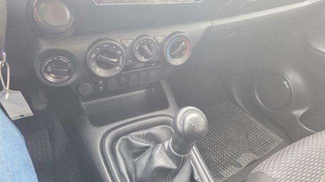 TOYOTA Hilux 2.4 D-4D 4WD 4 porte Double Cab Comfort