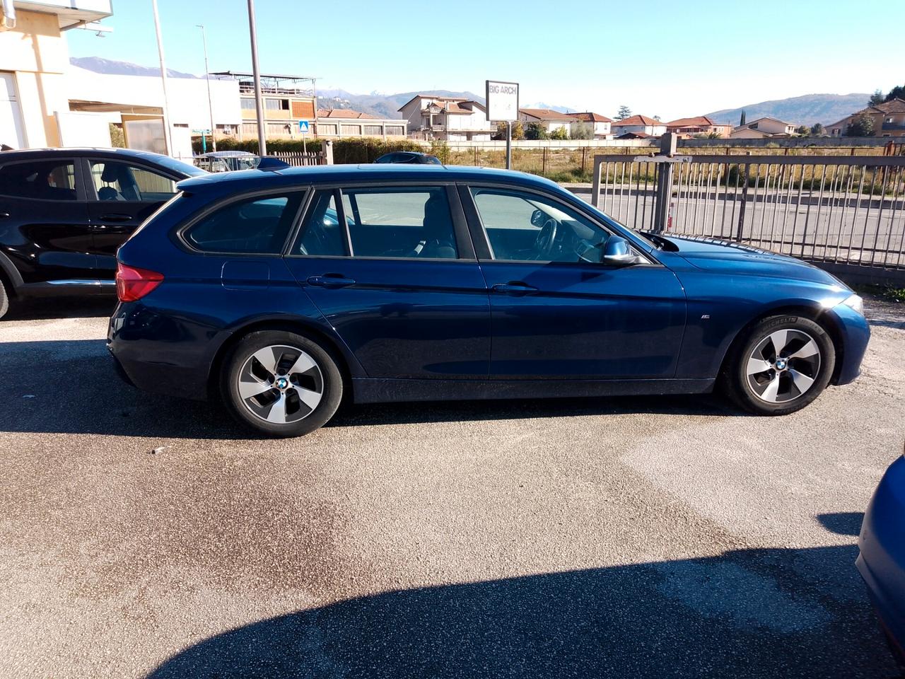 Bmw 320 320d Touring Sport esterno