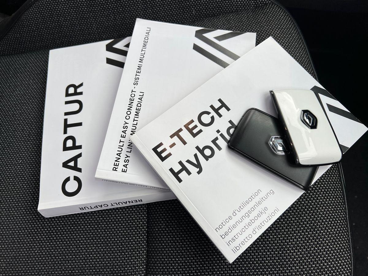 RENAULT Captur 1.6 E-Tech hybrid Initiale Paris 145cv auto
