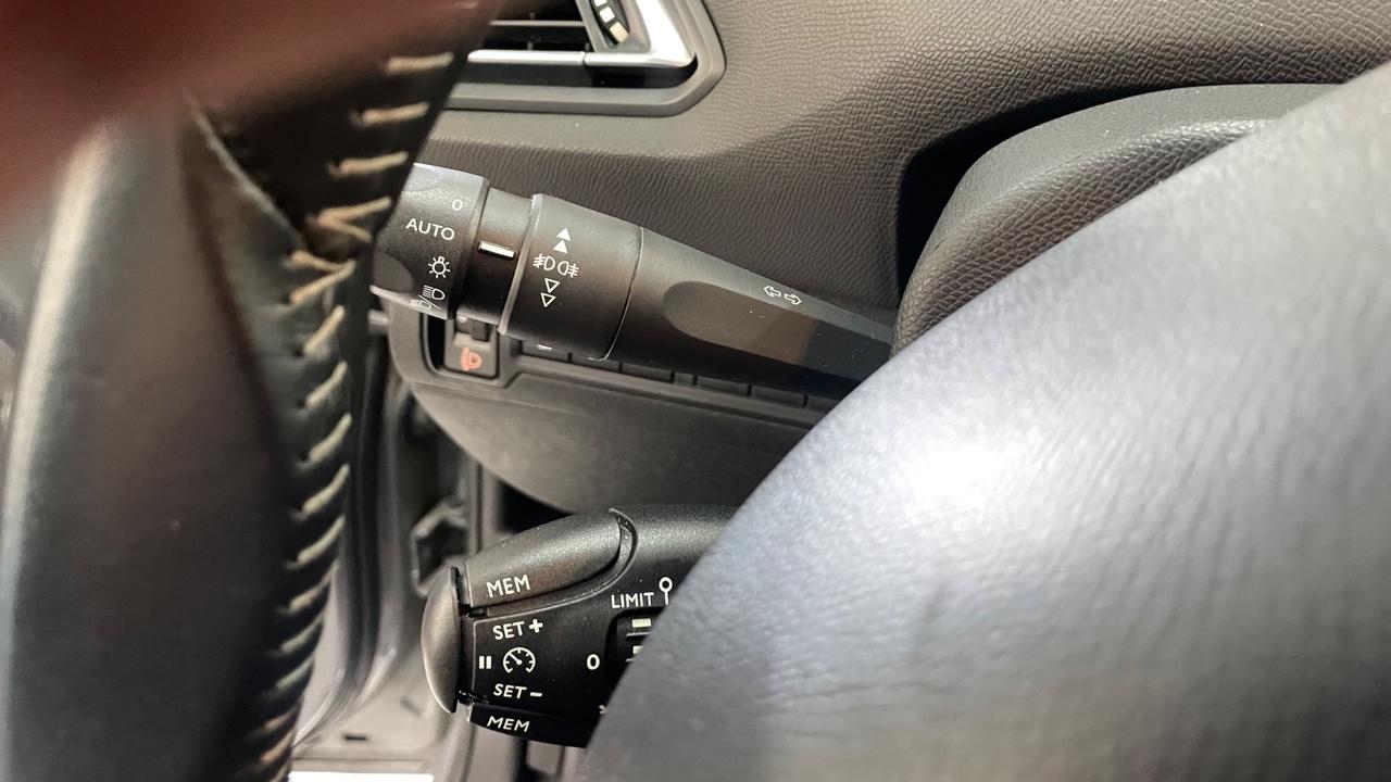 Peugeot 308 BlueHDi 120 S&S EAT6 SW Allure